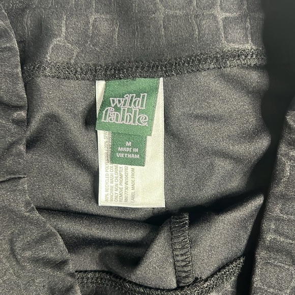 Wild Fable Snake Skin Print Black High Waisted Leggings size M - Picture 7 of 13